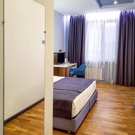 Hotel Alpha Yerevan Exterior photo