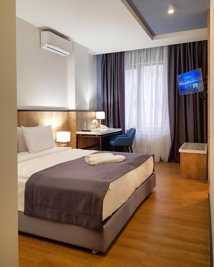 Hotel Alpha Yerevan Exterior photo