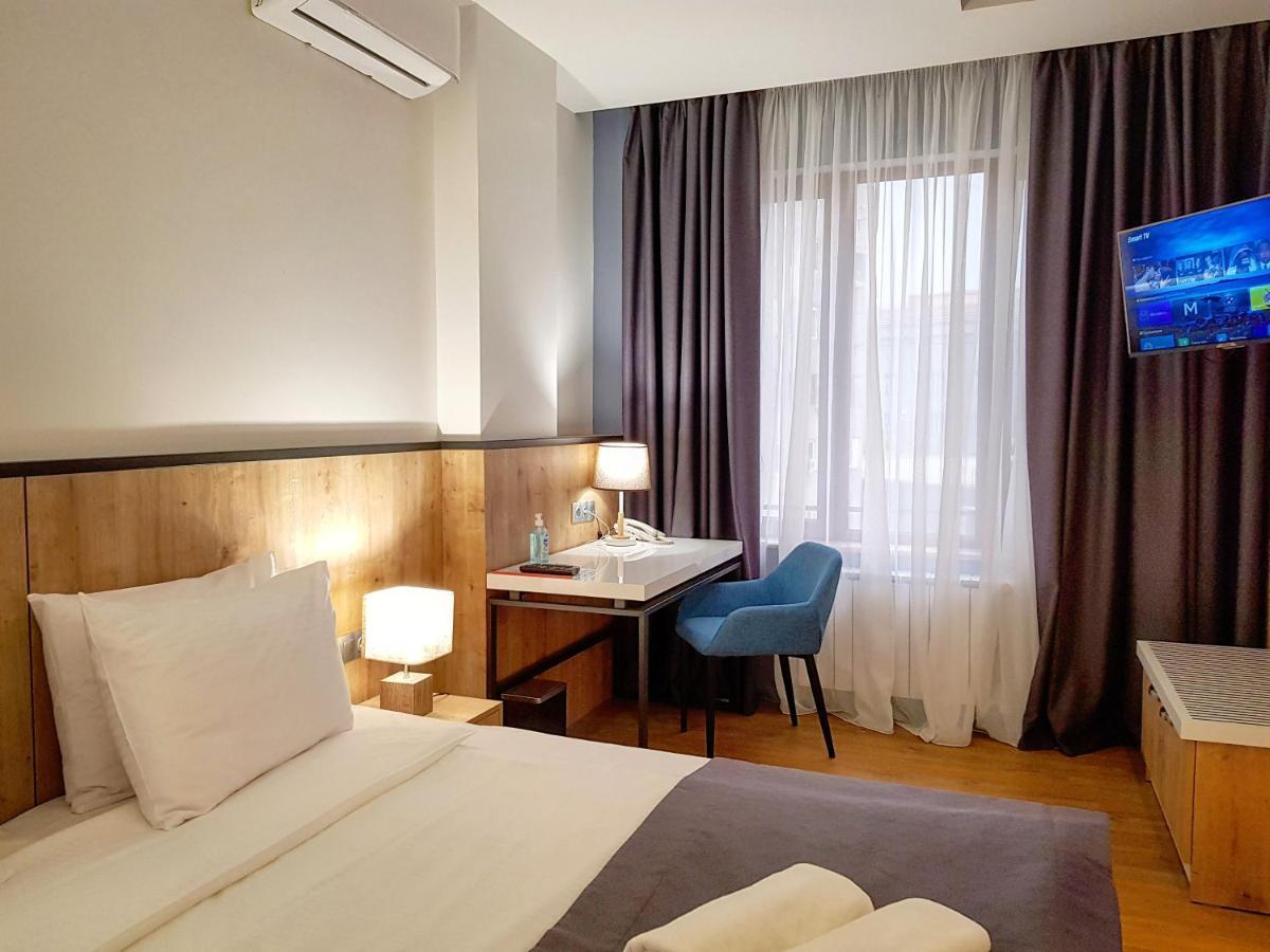 Hotel Alpha Yerevan Exterior photo