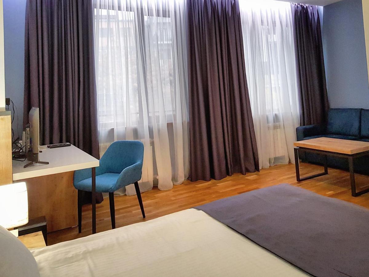 Hotel Alpha Yerevan Exterior photo